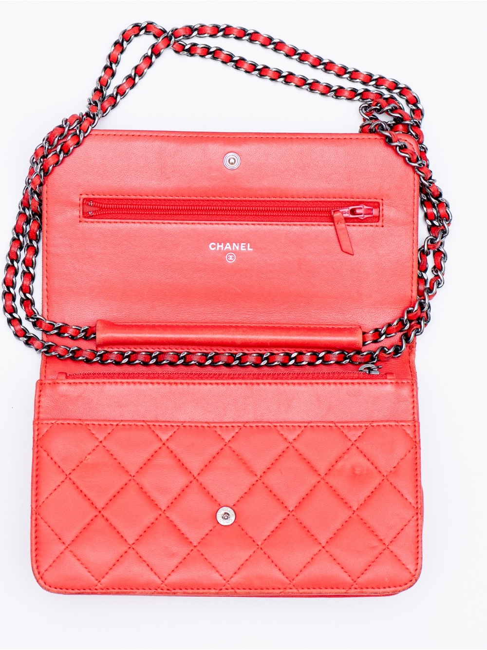 CHANEL Red Quilted Leather Chain Wallet-on-Chain - Picture 4 of 7